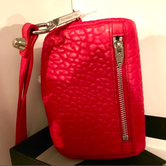 Red wristlet - Picture 2 of 5